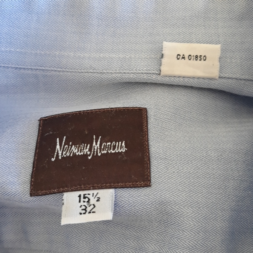Unisex Neiman Marcus dress shirt - Picture 4 of 4